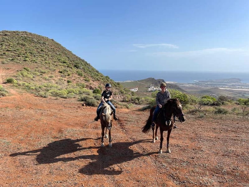 2 hours Green Mountains Horse Riding Tour - Green Mountains Riding: Views From Las Palmas to Arinaga