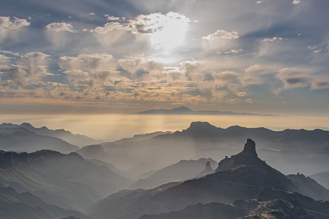 3-Hour Hiking Experience in Roque Nublo - Included comforts: picnic, photos, insurance, and trekking poles