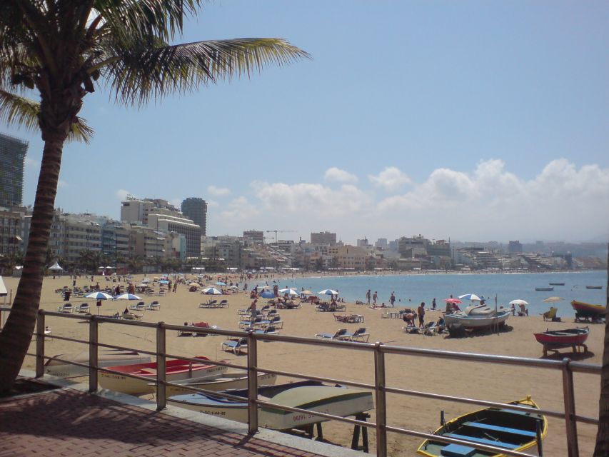 City Treasures Unveiled: 3.5-Hour Las Palmas Cab & Walking - The tapas break: where the tour turns from sights into food memory