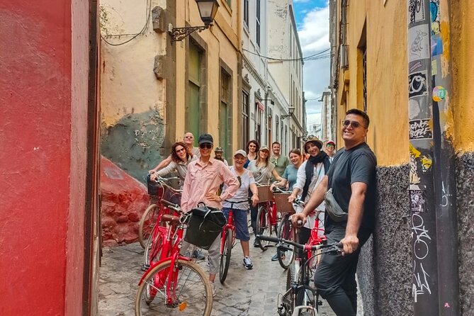 Discover Las Palmas City by Bike in 4 hours - Santa Catalina Area: English Neighborhood and the First Hotel
