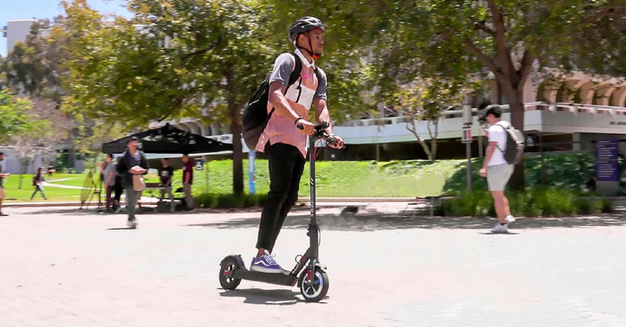 e-Scooter Step Kickstart Guided Tour: Sightseeing Maspalomas - Pace, group size, and what your guide should bring to the experience