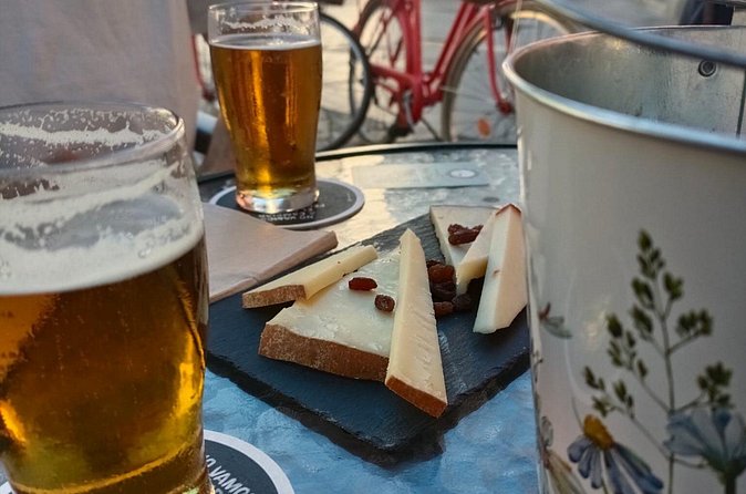 Gastronomic Bike Tour through Las Palmas at Night - Stop 1: Vegueta at night for first tapas + quick stories