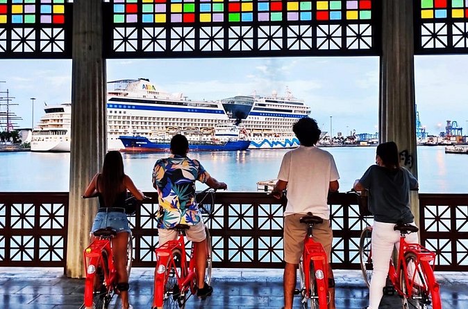 Gastronomic Bike Tour through Las Palmas at Night - Stop 3: Playa de Las Canteras for an evening seaside finish