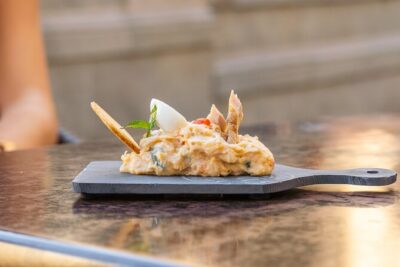 Gourmet Tapas and Wine Tour in the Old Town of Las Palmas - Four tapas and four drinks: value that depends on your appetite