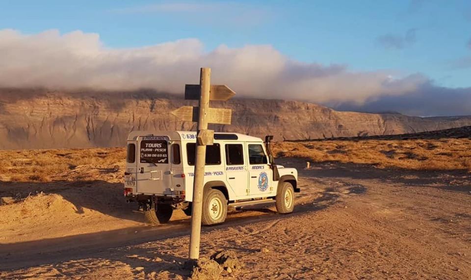Graciosa Island: Jeep Safari Playa De las Conchas - Pedro Barba’s village and beach: the quiet stop where La Graciosa shows its simpler side