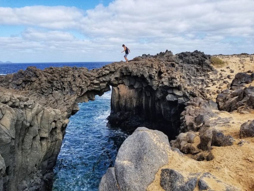 Graciosa Island: Jeep Safari Playa De las Conchas - Playa de Las Conchas: your big beach payoff, with real color contrast