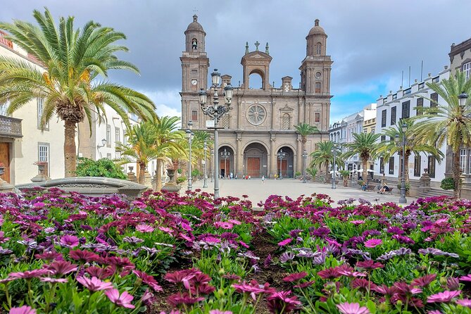Gran Canaria 7 Highlights Small Group Tour with Tapas Picnic - Las Palmas basics: Vegueta market hall and Plaza Santa Ana photo time