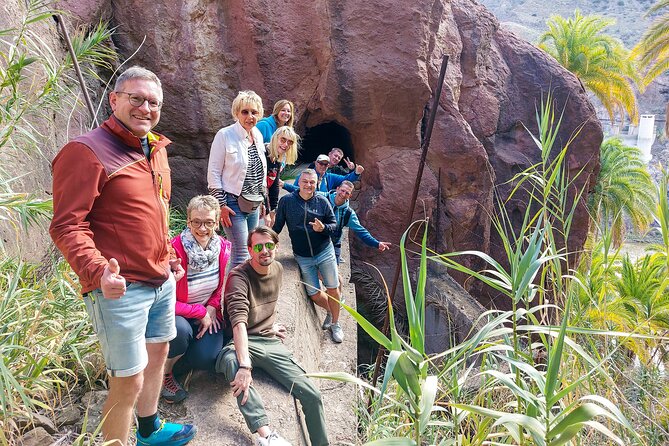 Gran Canaria Cave, Oasis, Red-gorge Adventure & cosy Picnic - Stop 4 and 5: Santa Lucía de Tirajana Break and Tapas Picnic