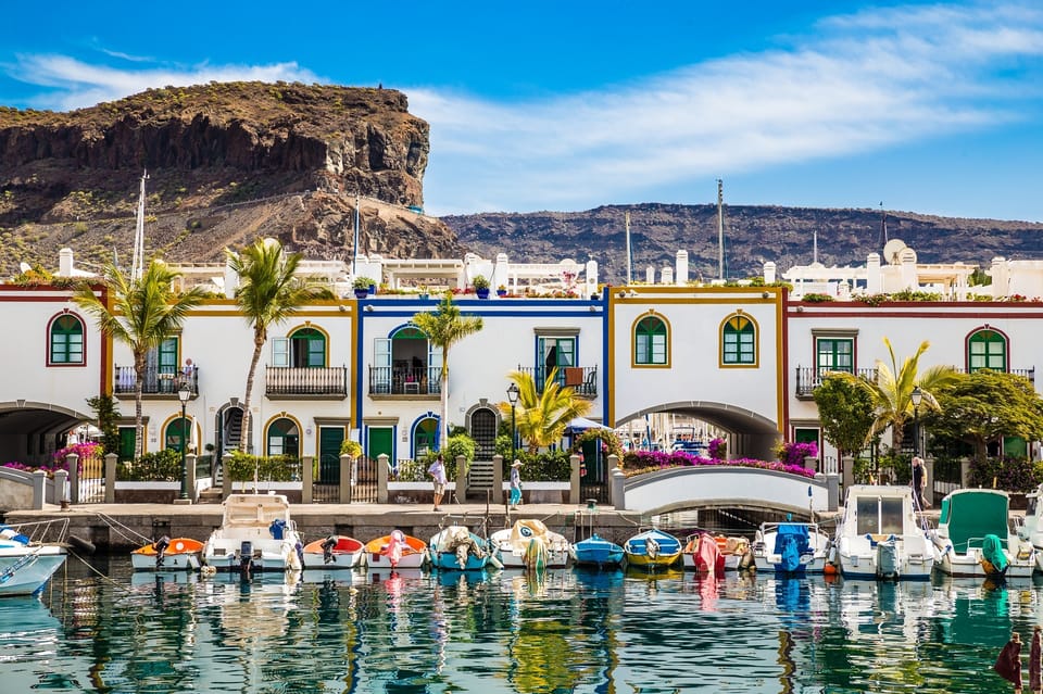 Gran Canaria: Puerto de Mogán Trip with 1-Way Boat Ride - Arrival in Puerto de Mogán: canals, bridges, and colorful streets