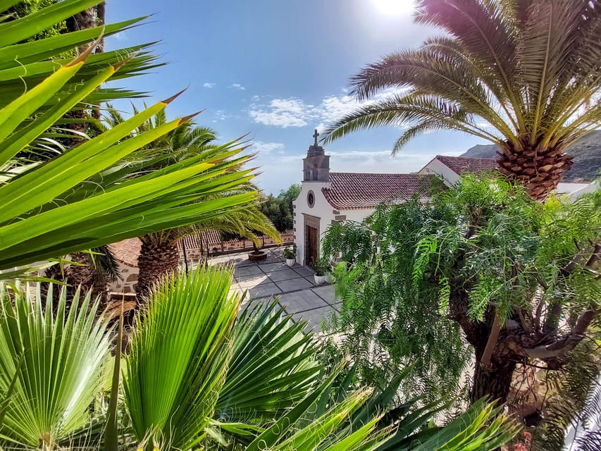 Gran Canaria: Red Gorge, Cave, Oasis Adventure Tour & Picnic - Aboriginal caves in Temisas: stepping into a very old way of life