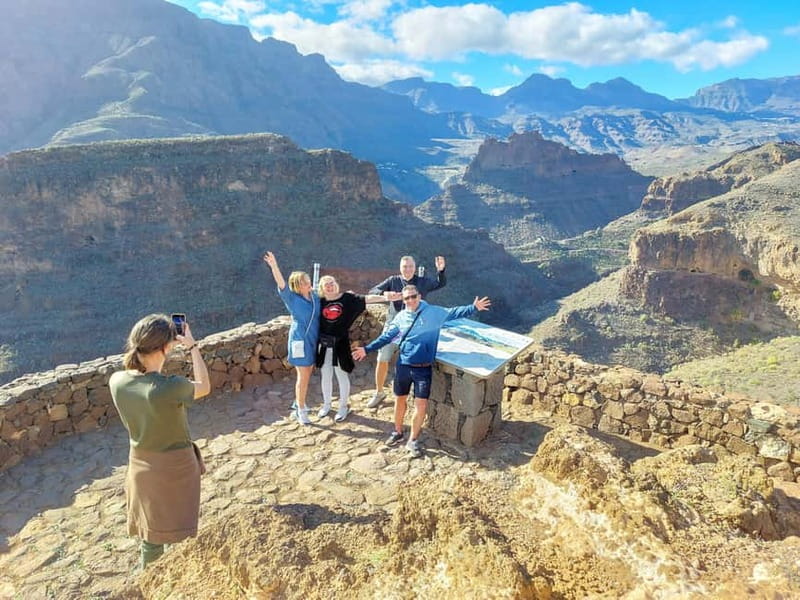 Gran Canaria: Red Gorge, Cave, Oasis Adventure Tour & Picnic - Oasis adventure path and reservoir-area trails: the nature section that turns photogenic