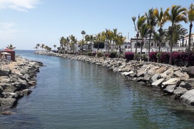 Gran canaria shopping day in Puerto Mogan - How the Guide Helps You Find Better Bargains