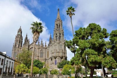 Guided tour: Discover Gran Canaria - Pickup and coach ride: comfort, time, and those bends in the road
