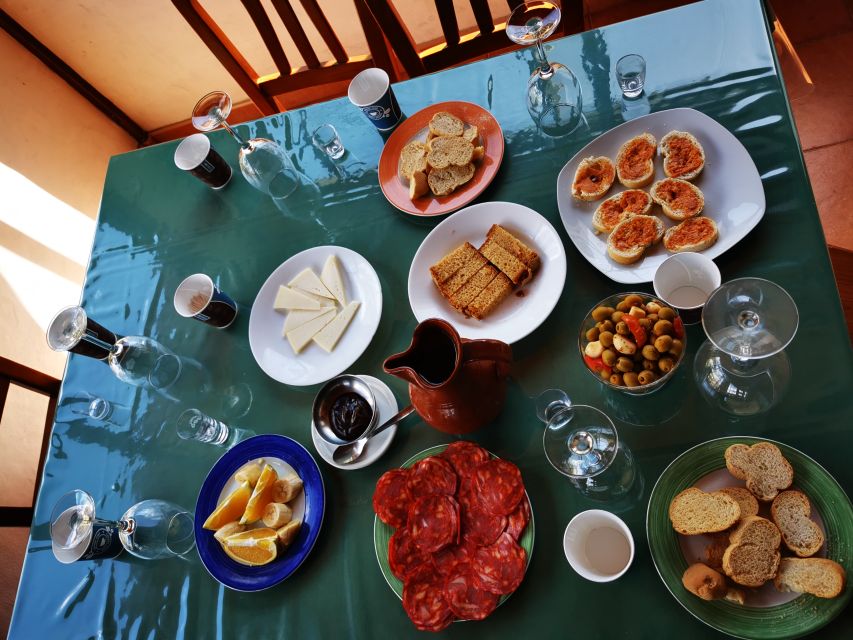 Las Palmas: 100% Local Tapas & Beach views - Meeting at Santander bank near Plaza de España