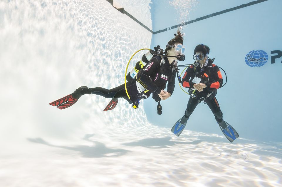 Las Palmas: 2-Day Padi Scuba Diving Course - Day 1 in the heated pool: learning control before you go out
