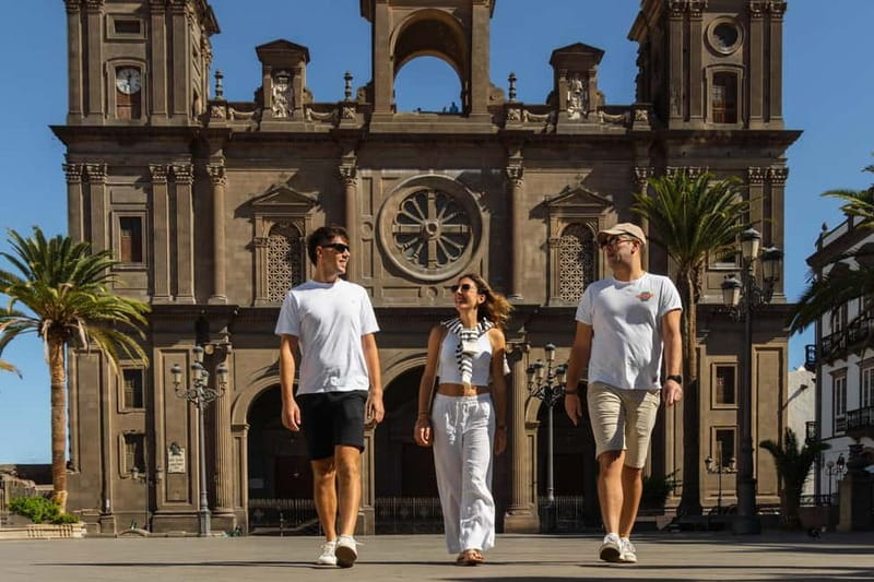 Las Palmas: Gourmet Tapas and Wine Tour in the Old Town - Plaza del Pilar Nuevo: where the route slows down