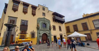Las Palmas: Private City Highlights & Northern Villages Tour - Las Canteras Beach and the pirate-style stories you can picture