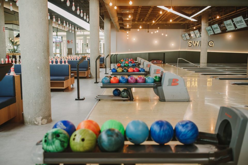 Maspalomas: Bowling Session Entry Ticket at Holiday World - Check-in at the ticket counter: where timing matters