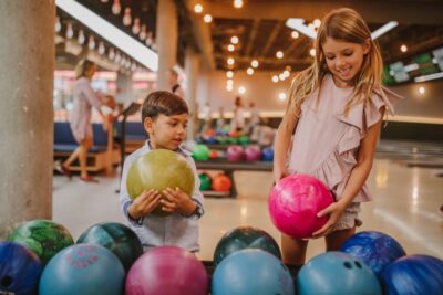 Maspalomas: Bowling Session Entry Ticket at Holiday World - Price and value: how the entry ticket really works