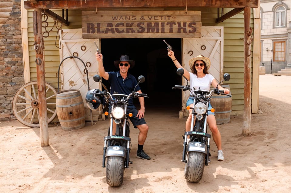 Maspalomas: E-Scooter or E-Bike Tour+Western Town Sioux City - Sioux City Western Park: what you get after the ride
