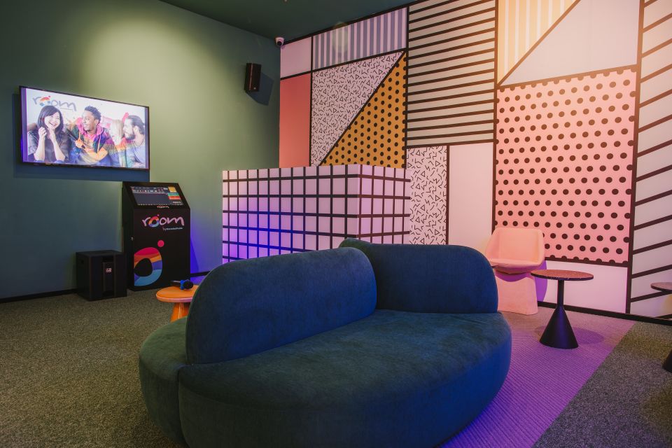 Maspalomas: Holiday World Themed Karaoke Room Rental - The Song Library: 30,000 Tracks Across Languages