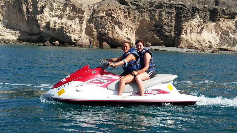 MASPALOMAS: JETSKI 30 MINUTES <em>FREE PICK UP – Price and value: is $68 per person a fair deal?’ /></p>
<p><p>At <strong>$68 per person</strong>, you’re paying for a few things at once:</p>
</p>
<ul>
<li>A modern jetski (Yamaha VX)</li>
<li>Life jacket provision</li>
<li>Instructor guidance (English/Spanish)</li>
<li>A small group setup limited to <strong>4 participants</strong></li>
<li>Free pickup and return for eligible hotels outside Playa del Ingles area</li>
</ul>
<p><p>For a 30-minute active ride, it’s not “cheap,” but it can be good value if you compare it to other half-day adventure activities that often cost more once you factor in transport. The small group limit is the kind of detail that can make a difference—less waiting, less crowding around instructions, and more time actually spent on the water.</p>
</p>
<p><p>That said, the average rating is <strong>3.8 based on 4 reviews</strong>, with at least one report of late pickup, poor communication, and changes due to weather. So I’d call it: good value if things run smoothly, but not a risk-free purchase in the way a museum ticket is.</p>
</p>
<p><p>If you’re flexible and you’re okay with the day depending on sea conditions, the price likely feels fair.</p>
</p>
<h2 id="what-to-bring-and-what-not-to-expect">What to bring (and what not to expect)</h2>
<p><img width="800" height="600" decoding="async" src=