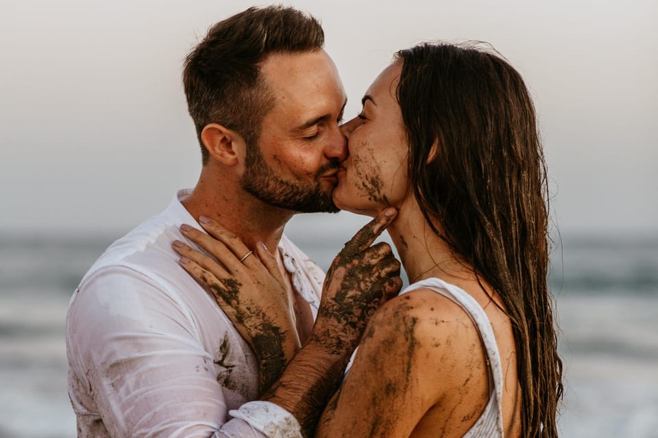 Photoshooting in Maspalomas - Natural posing with Sandra’s coaching (and why it matters)