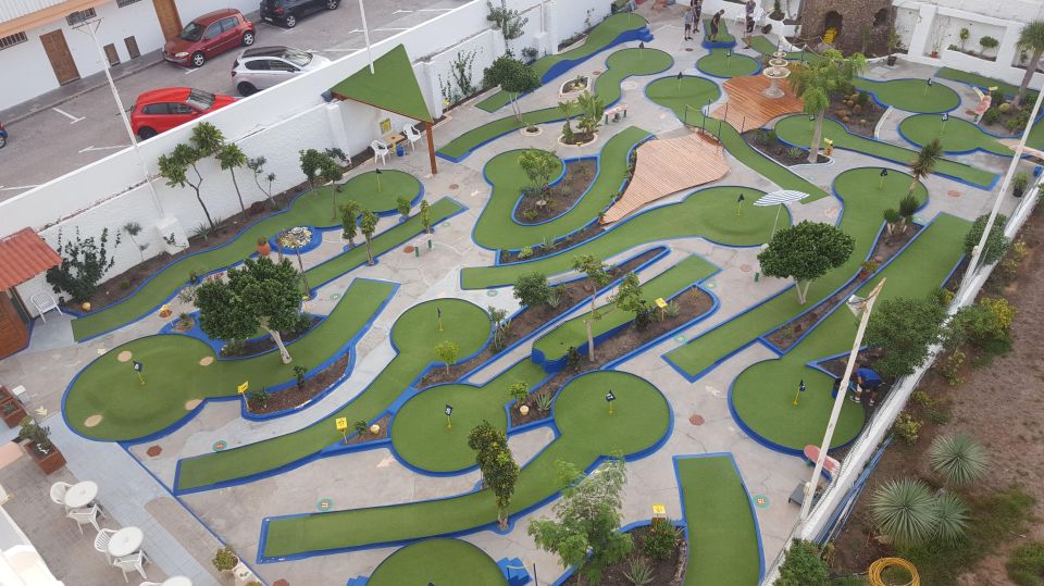 Playa del Inglés: Minigolf Taidia - Challenge level and game flow for mixed ages