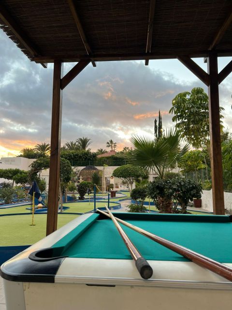Playa del Inglés: Minigolf Taidia - Don’t expect pool or the boxing machine to be free