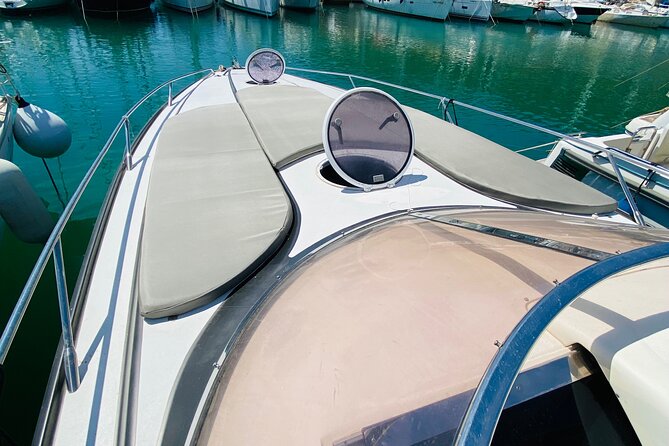 Private Yacht Tour with Drinks and Snorkeling in Gran Canaria - Veneguera and coastline stories you can actually hear