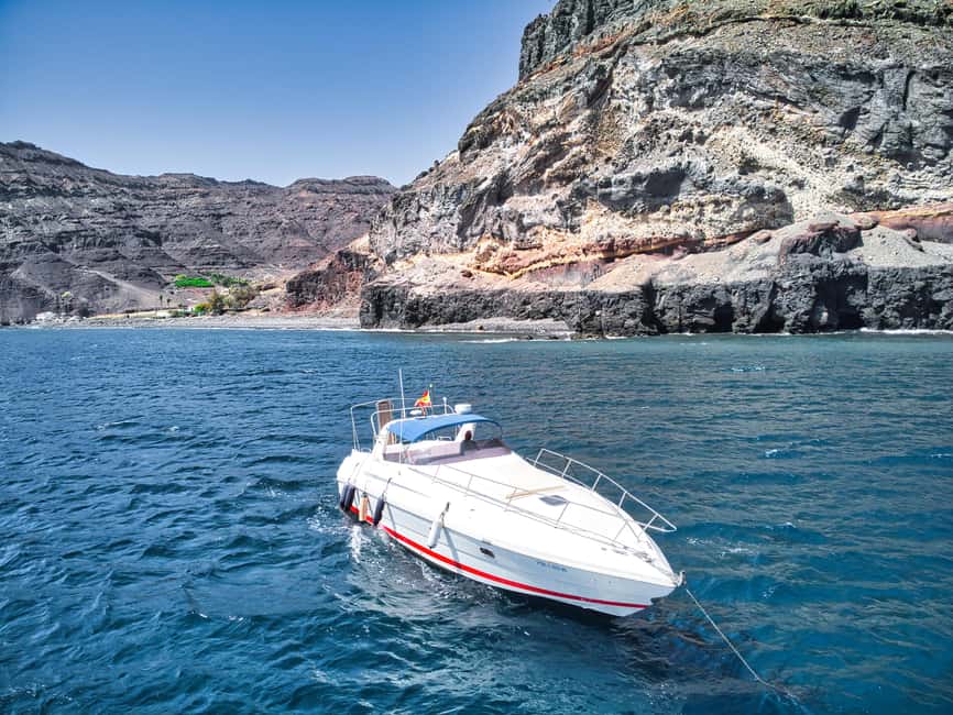 Puerto de Mogán: PRIVATE Yacht for up to 10 persons - Crew you’ll remember: captain Jorge, Malu, and smooth sailing