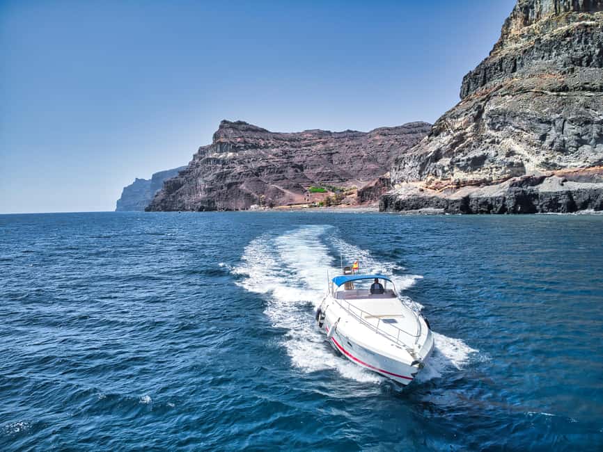 Puerto de Mogán: Private yacht up to 10 persons - Languages and Group Comfort: Easy Communication Out on the Water