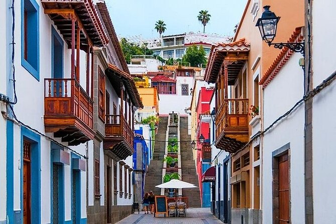Tour to Arucas, Teror, Aloe Vera farm - Highlights - Entering Arucas: 40 minutes to walk and reset