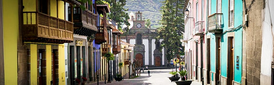 Traditional Gran Canaria: Arucas, Firgas and Teror - Entering Arucas: Neo-Gothic Church Facade and Old-Town Streets